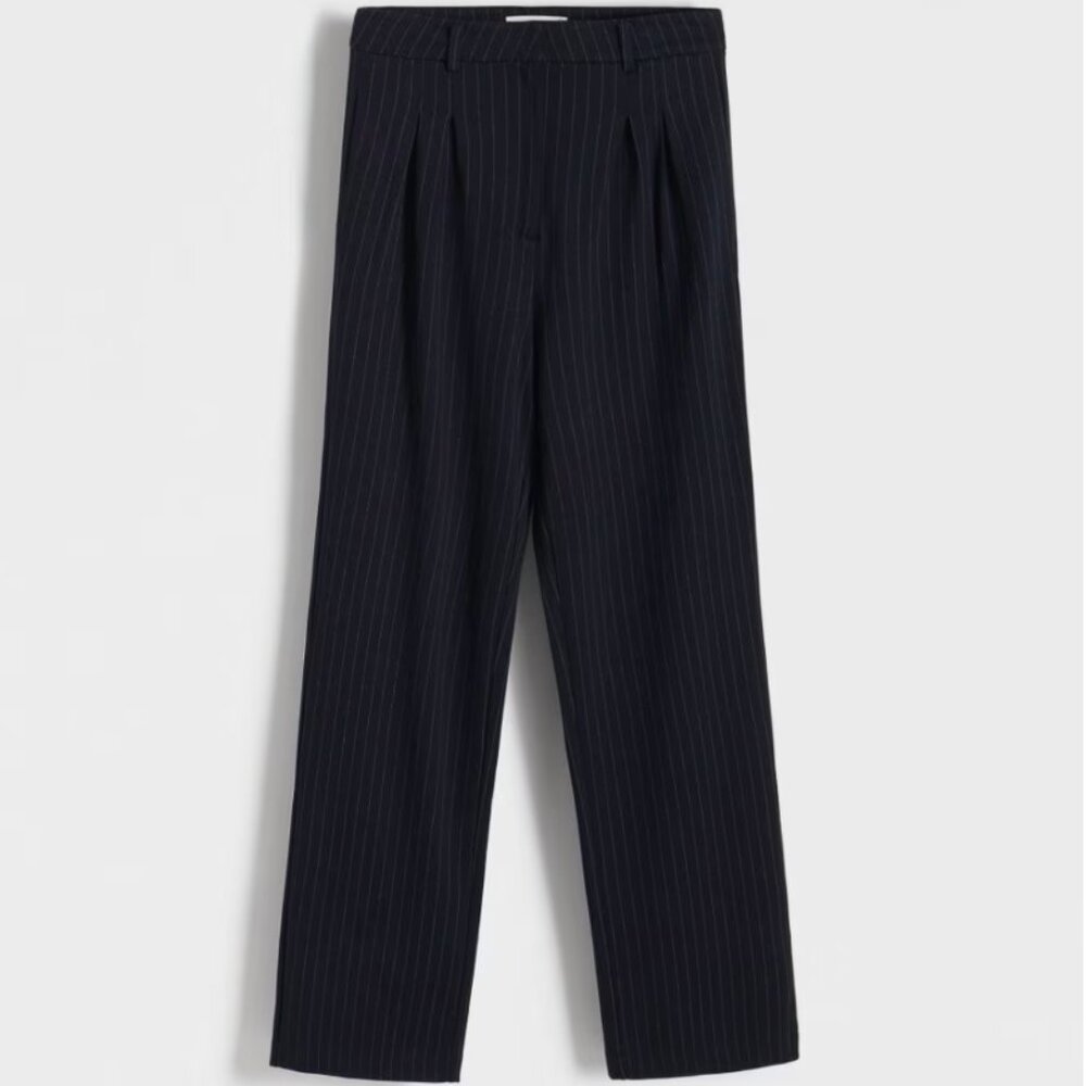 Navy + White Pinstripe Wide Leg Pleated Trousers - Size XS